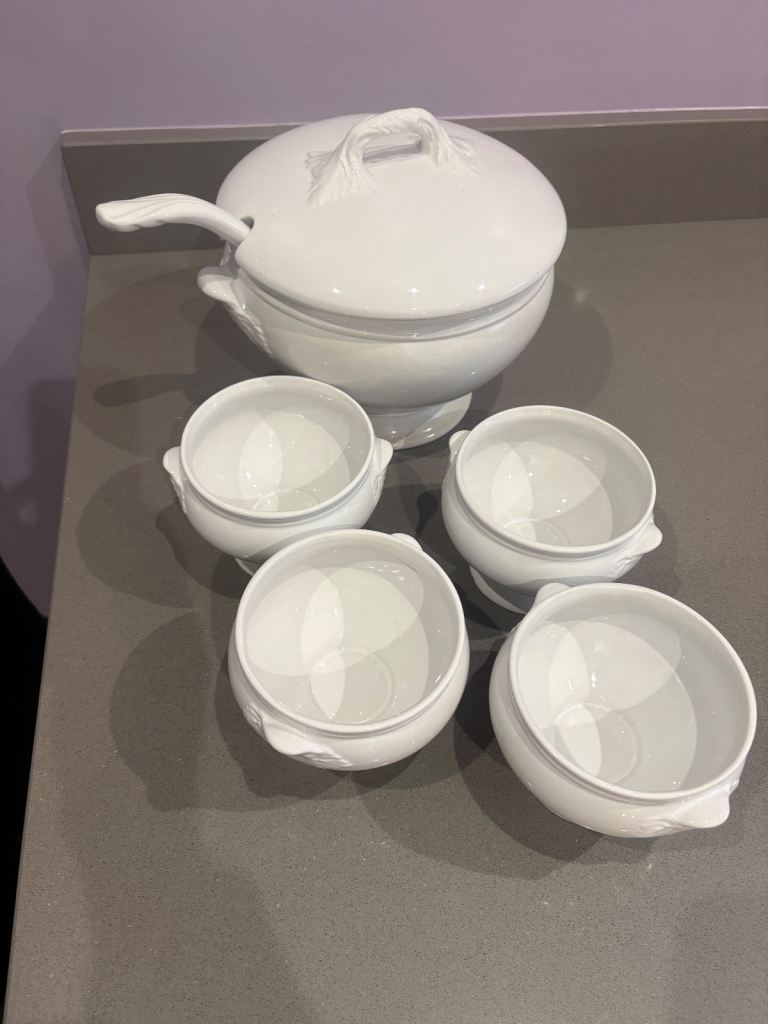 Soup Tureen with ladle & 4 bowls