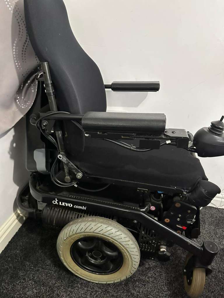 LEVO Combi Electric Standing Wheelchair – Spares or Repair (Needs New Batteries)