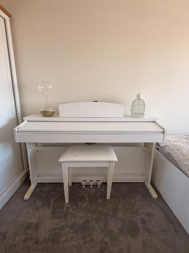 Gear4music DP-10X Digital Piano – White, As Good As New
