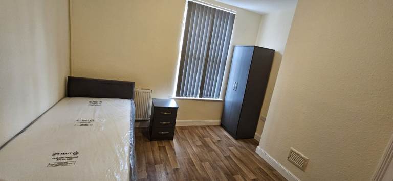 Rooms for UC / DSS individuals only - No Deposit