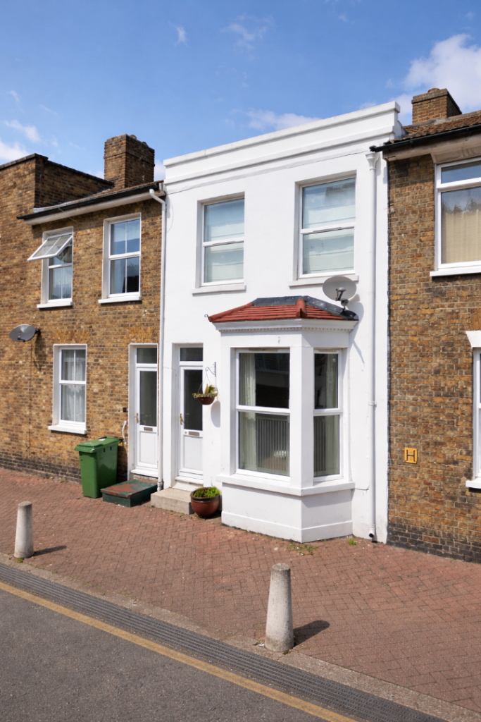 20 Alma Street, ME12 2AX - STUDIO FLAT AVAILABLE IMMEDIATELY!