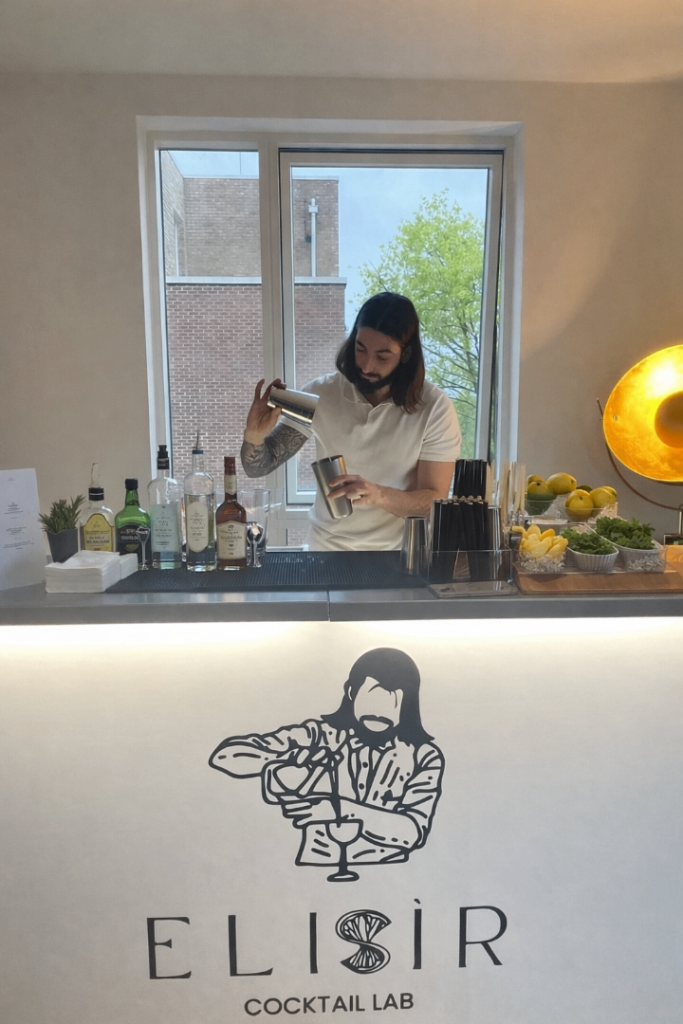 Premium Mobile Cocktail Bar for Private Events & Weddings | London