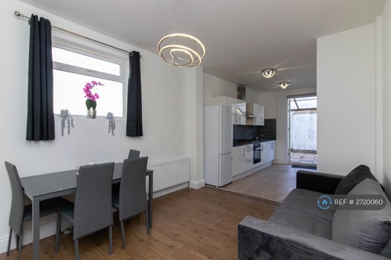 2 bedroom flat in Dartmouth Road, London, NW4 (2 bed) (#2720060)