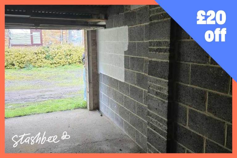 Garage to rent in Dartford (DA2) | Stashbee