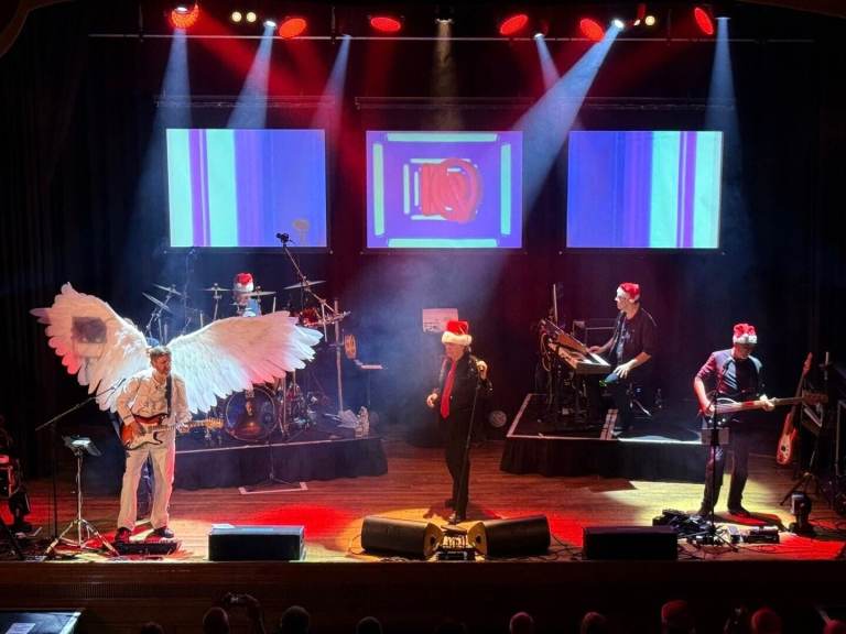 IQ | THE LEGENDARY CHRISTMAS BASH