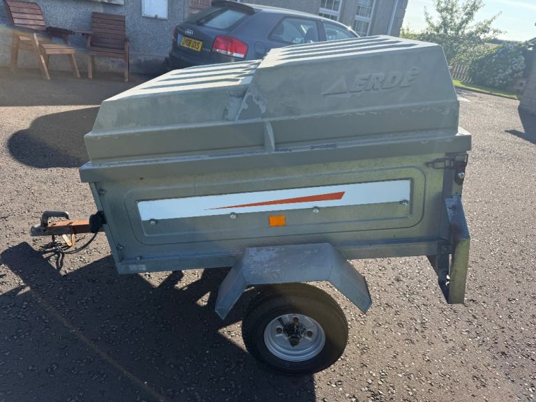 Erde 122 Trailer with Hard Top Lid – Good Condition