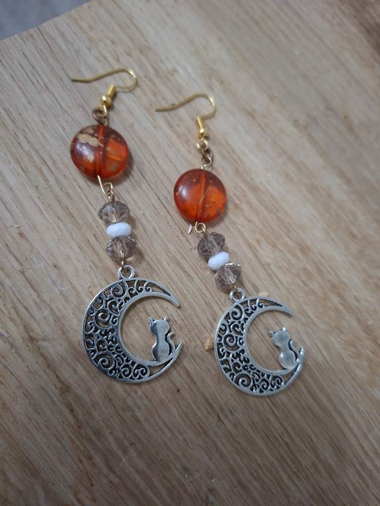 Cat and moon earings with orange beading 