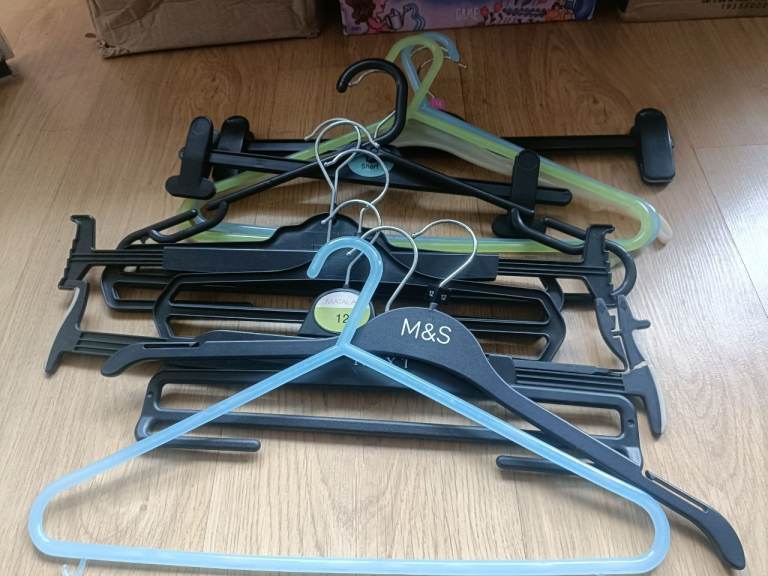 Job Lot of Variou Clothes Hangers – Good Condition