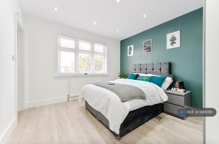 1 bedroom in Surbiton Road, Kingston Upon Thames, KT1 (#1089781)