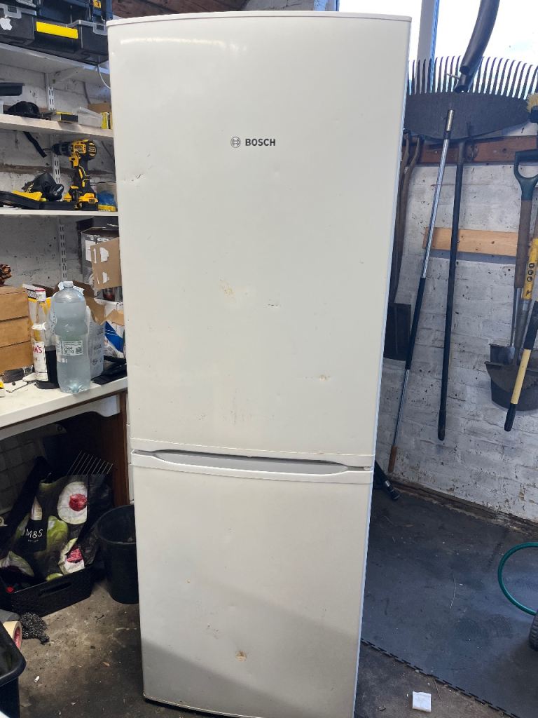 Free Fridge-Freezer (Bosch)