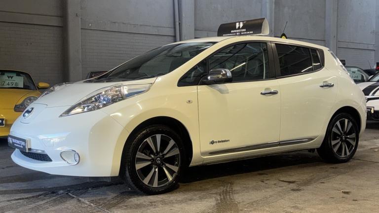 NISSAN LEAF 30kWh Tekna White Electric Automatic 5dr SATNAV+LEATHER+CRUISE 2017