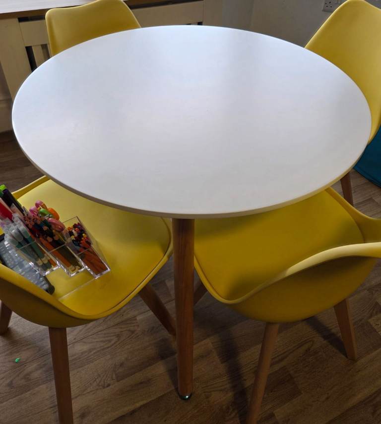 Small dining table  - white   FREE  
