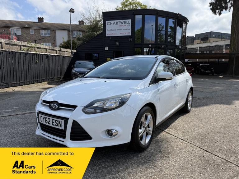 2012 Ford Focus 1.6 125 Zetec 5dr Powershift HATCHBACK Petrol Automatic