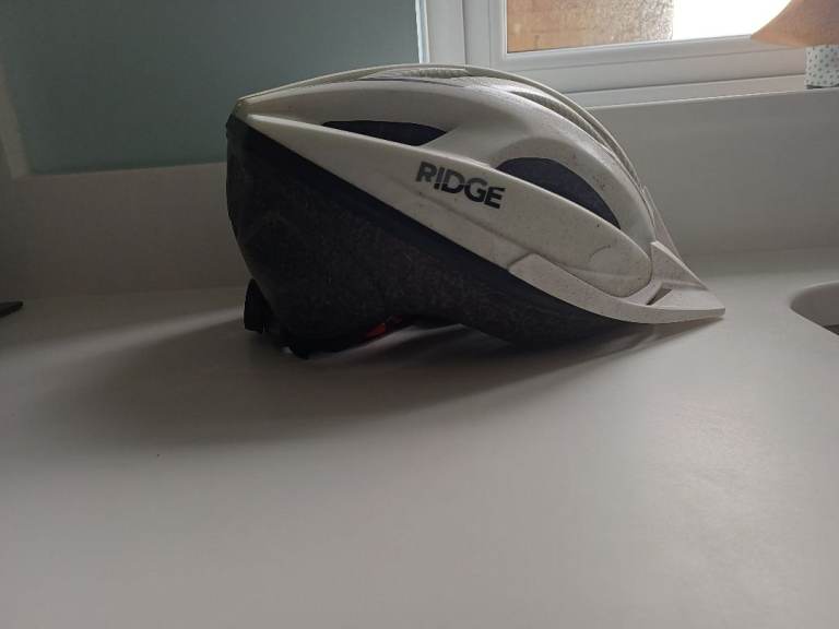 Cycle helmet 