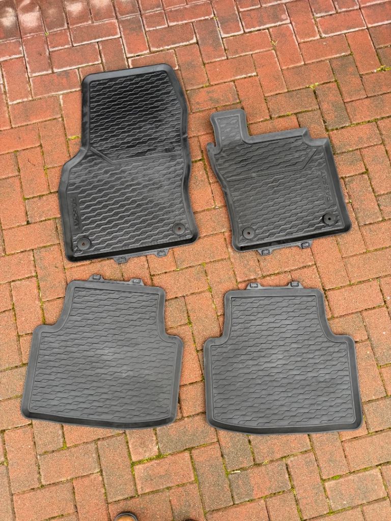 VW Passat rubber mats and boot liner