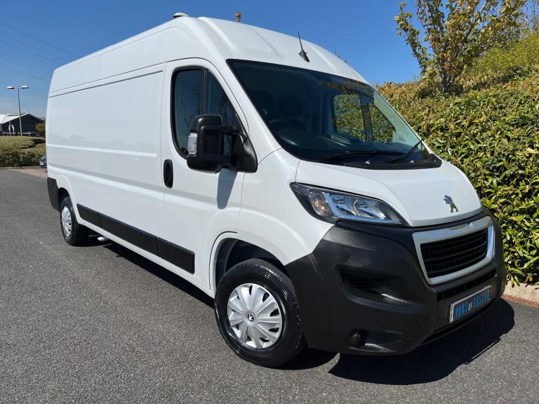 2022 Peugeot Boxer 2.2 BlueHDi 335 PROFESSIONAL  SAT NAV  AIR CON  CRUISE