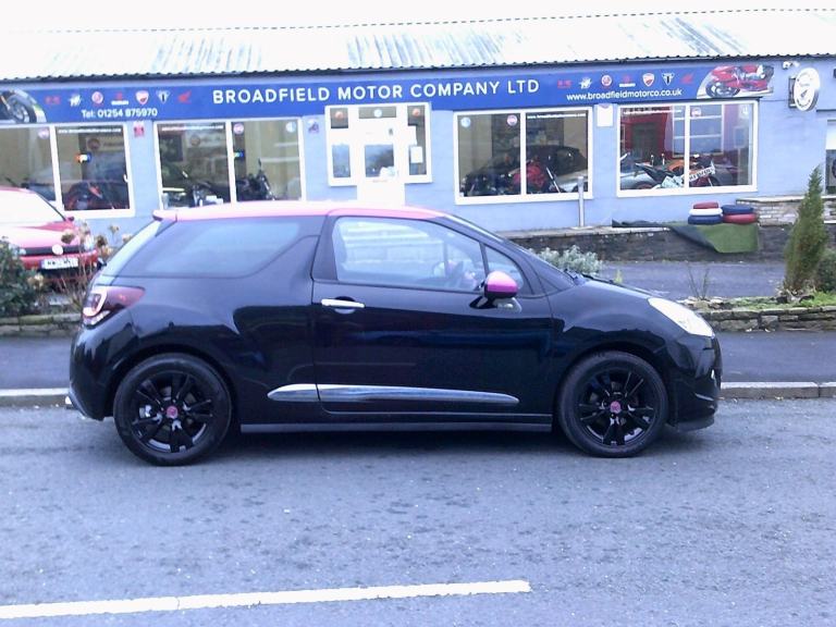 2014 14-reg Citroen DS3 1.6 D-Style PINK Edition in black with pink roof