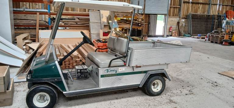 Club Car Turf 2 Carryall, electric utility vehicle, 827 hrs, 