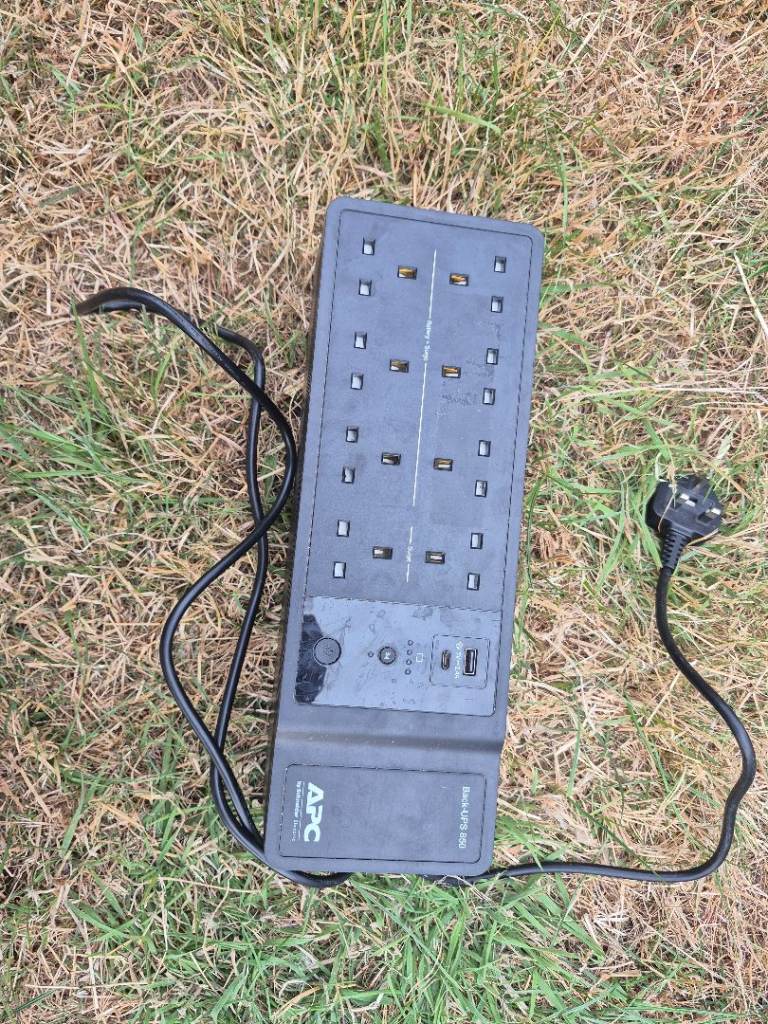 APC Back-UPS Power Strip with USB Charging