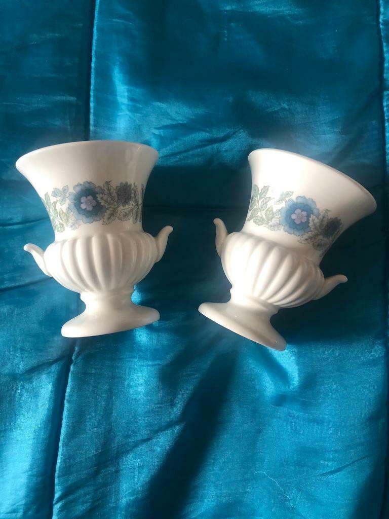 2 Wedgewood clementine urn vase/trinket jewellery dish