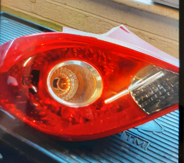 Corsa D offside light 