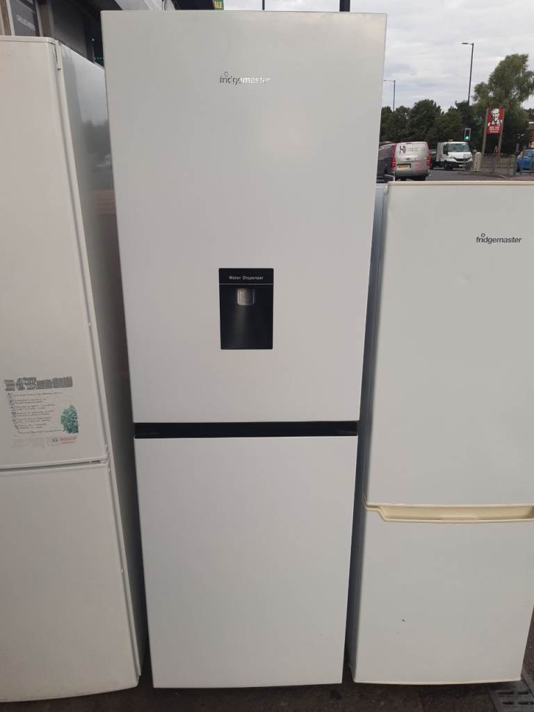 Fridgemaster fridge freezer with drinks dispenser 