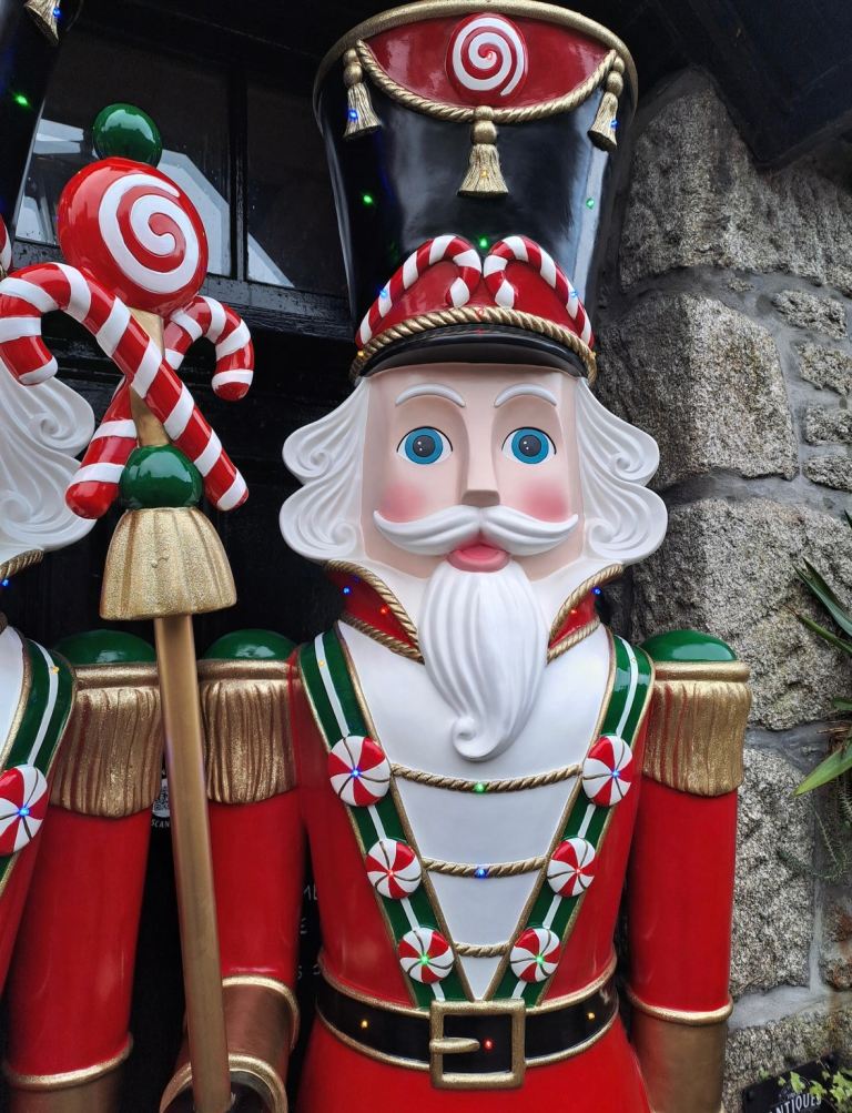 Giant Christmas Nutcracker Eight Foot!!  Pre-Lit Resin Candy Cane Nut Cracker