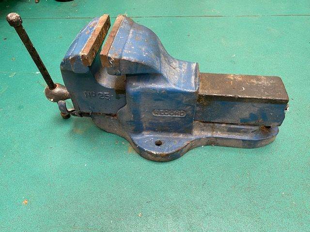Large vice