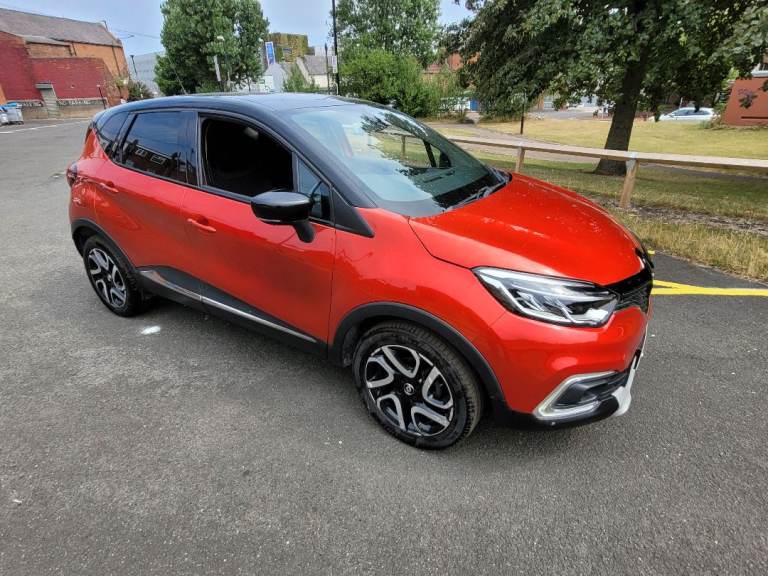 2017 PETROL CAPTUR FACELIFT MODEL £4995