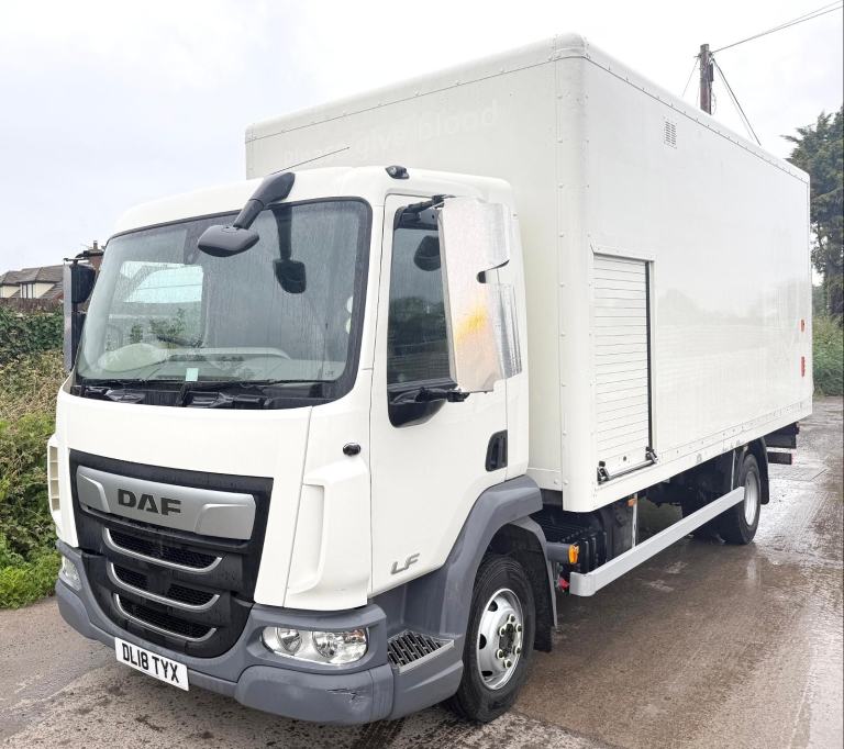 2018 DAF LF45.180 GRP BOX VAN TAIL-LIFT AIR-CON 3 SEAT CAB 34,000 MILES EURO-6