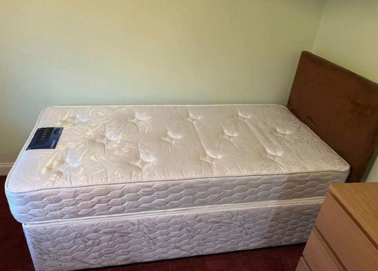 Single divan bed with mattress in excellent condition