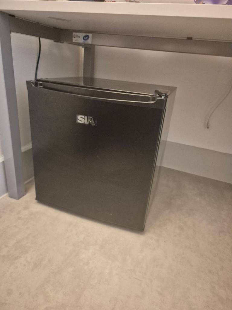 SIA mini Fridge 49L