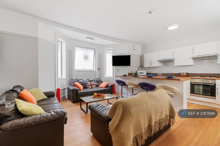 8 bedroom house in Bedford Terrace, Plymouth, PL4 (8 bed) (#2767899)