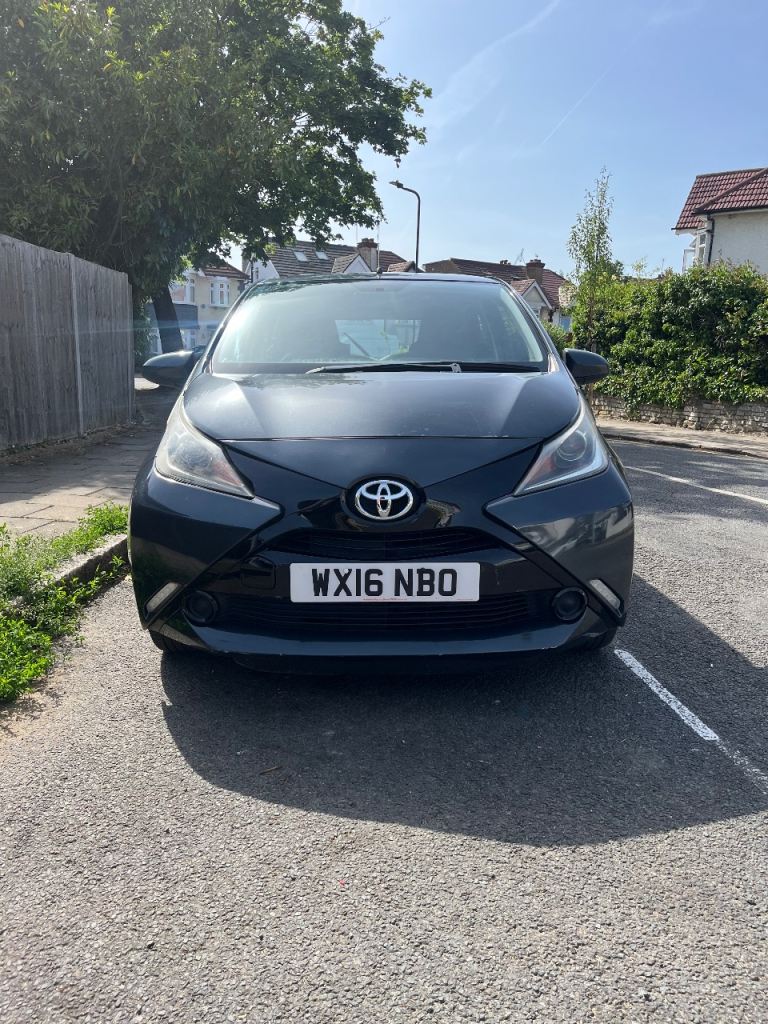 Toyota, AYGO, Hatchback, 2016, Manual, 998 (cc), 5 doors