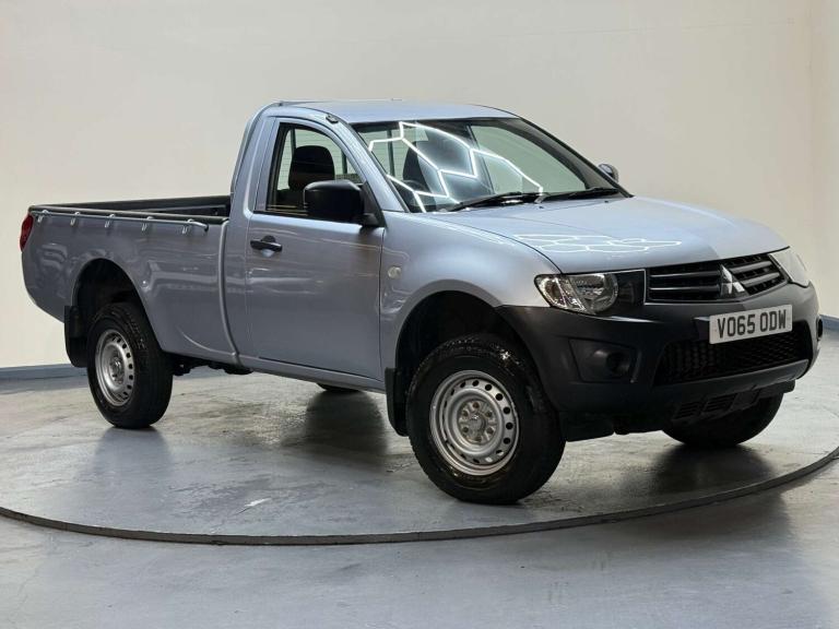 2015 Mitsubishi L200 2.5 L200 4Life Single Cab DI-D 4x4 4WD 3dr Pickup Diesel Manual