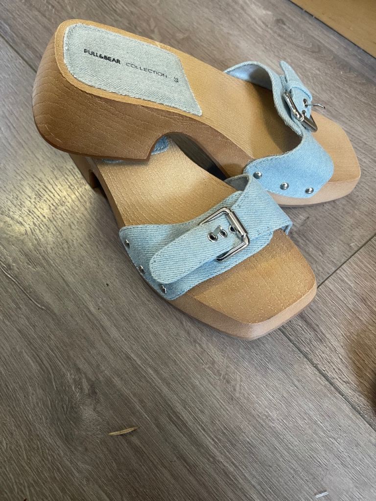 Pull & Bear Ladies Shoes Heels Sandals Size Eu (35) Clogs