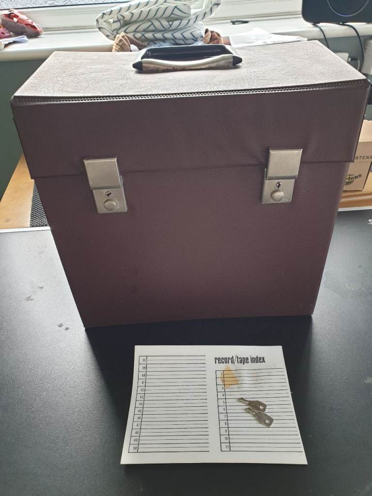 Vintage Retro Brown Vinyl Storage Case for 12" Records 2 Keys and Record Sheet