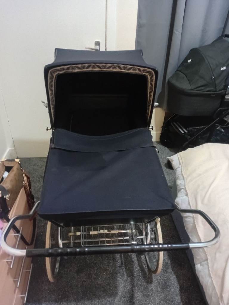 Limited edition original newborn dark blue newborn slivercross pram 