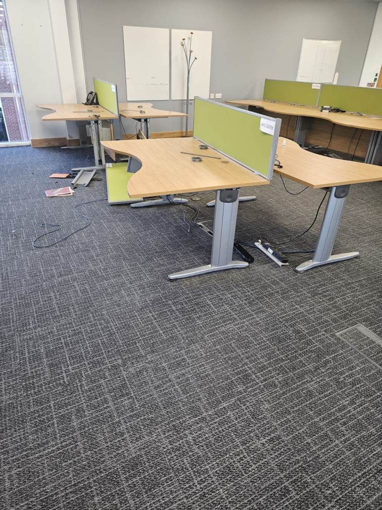JOBLOT Office Furniture SURPLUS STOCK For Sale Over 500 Desks/Chairs/Cabinets/Cupboards/Tables 19