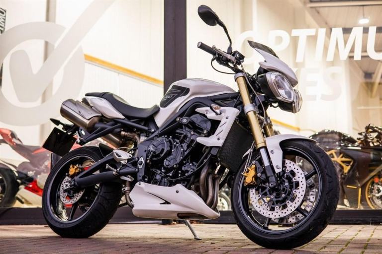 Triumph Street Triple 675 ! EXTRAS ! STUNNING