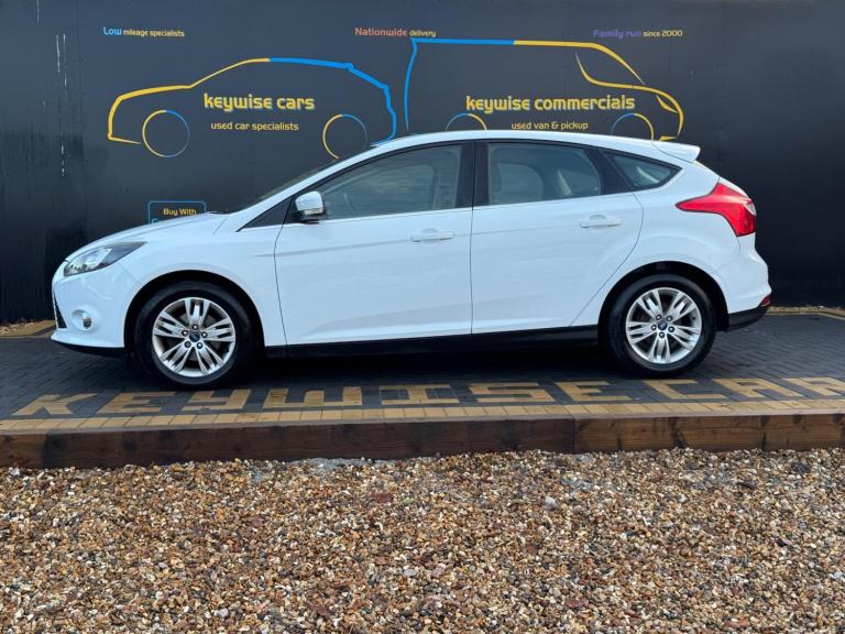 2013 Ford Focus 1.0 125 EcoBoost Titanium Navigator 5dr HATCHBACK PETROL Manual