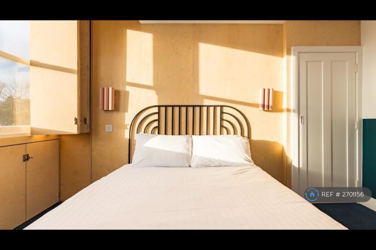 2 bedroom flat in Archway Road, London, N6 (2 bed) (#2701156)