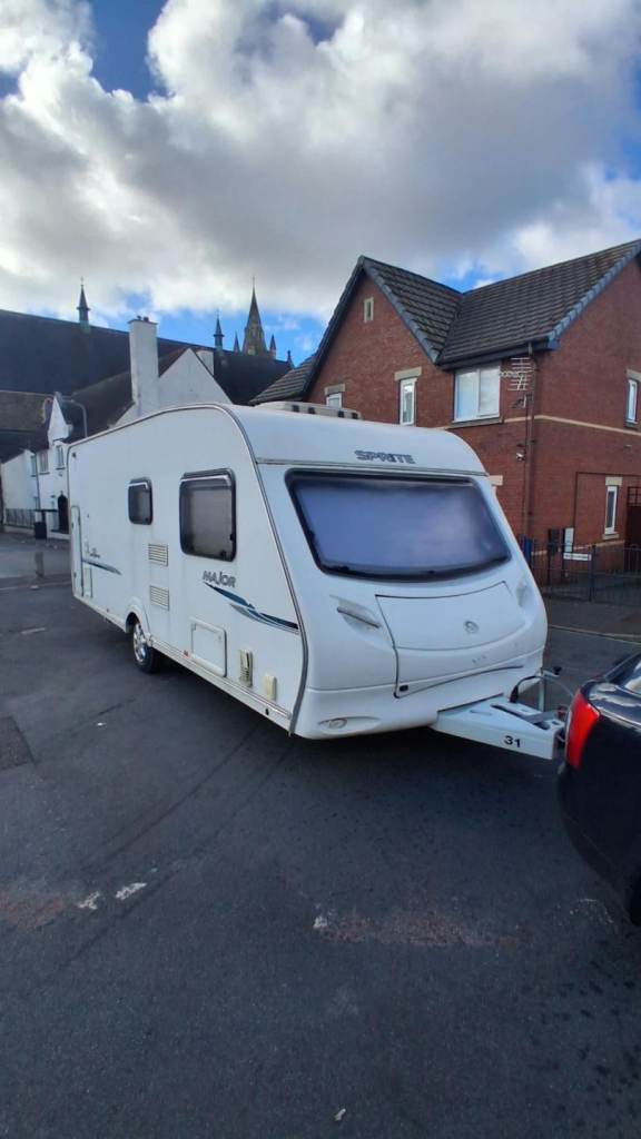 Caravan 2009 sprite 6 bed