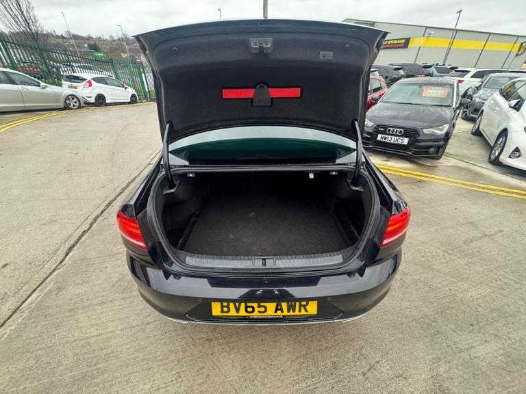 2015 Volkswagen Passat 2.0 TDI SCR 190 R-Line 4dr SALOON DIESEL Manual