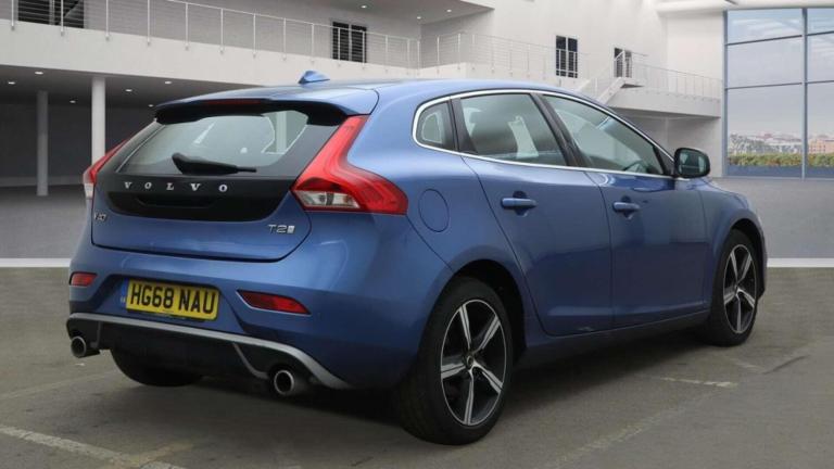 2018 Volvo V40 T2 [122] R DESIGN Nav Plus 5dr Geartronic HATCHBACK PETROL Automatic