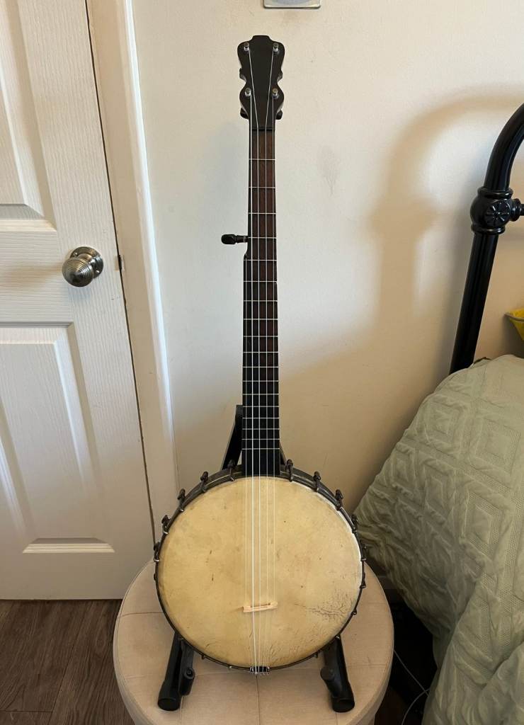 Beautiful Antique 1890s 'Lyon & Healey, Chicago, USA' 5 String Banjo