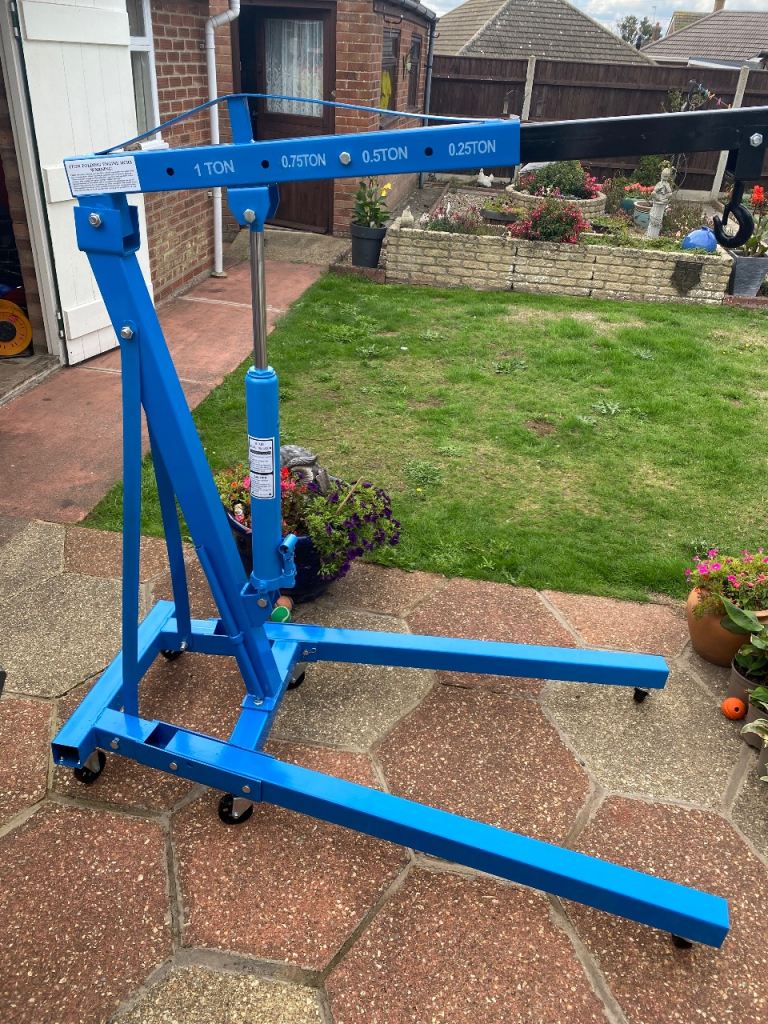 Engine hoist