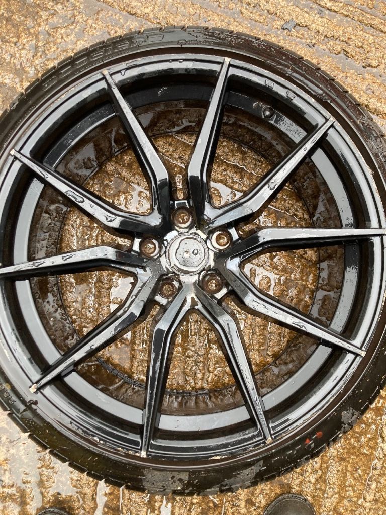 VW alloys 20”