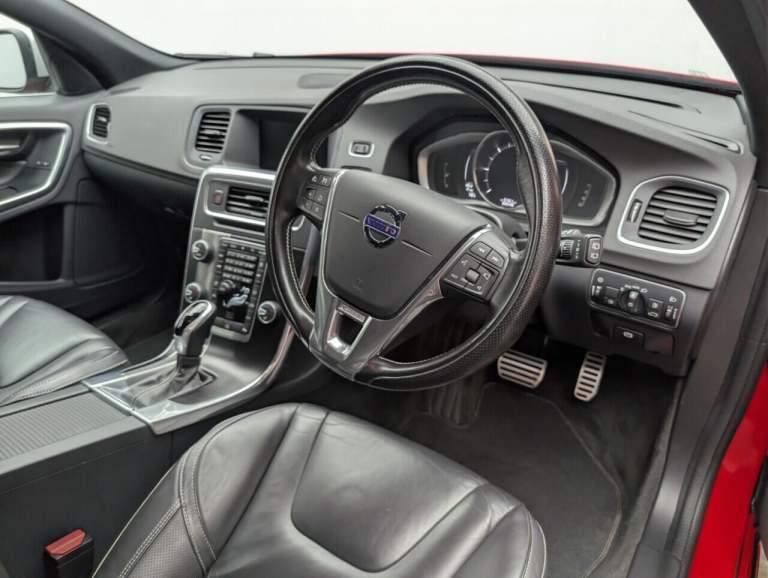 2017 Volvo V60 2.0 D3 R-Design Nav Estate 5dr Diesel Auto Euro 6 (s/s) (150 ps) PARK ASSIS ESTATE...