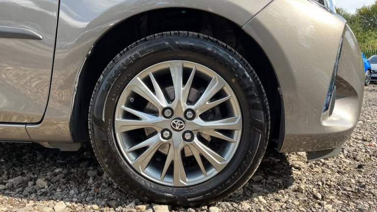 Toyota, YARIS, Hatchback, 2020, Manual, 1496 (cc), 5 doors